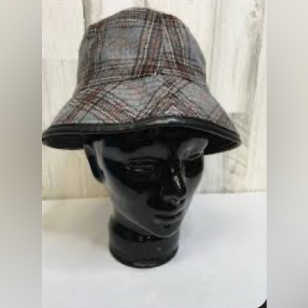 Steve Madden Plaid Bucket Hat Grey OS Reversible $42